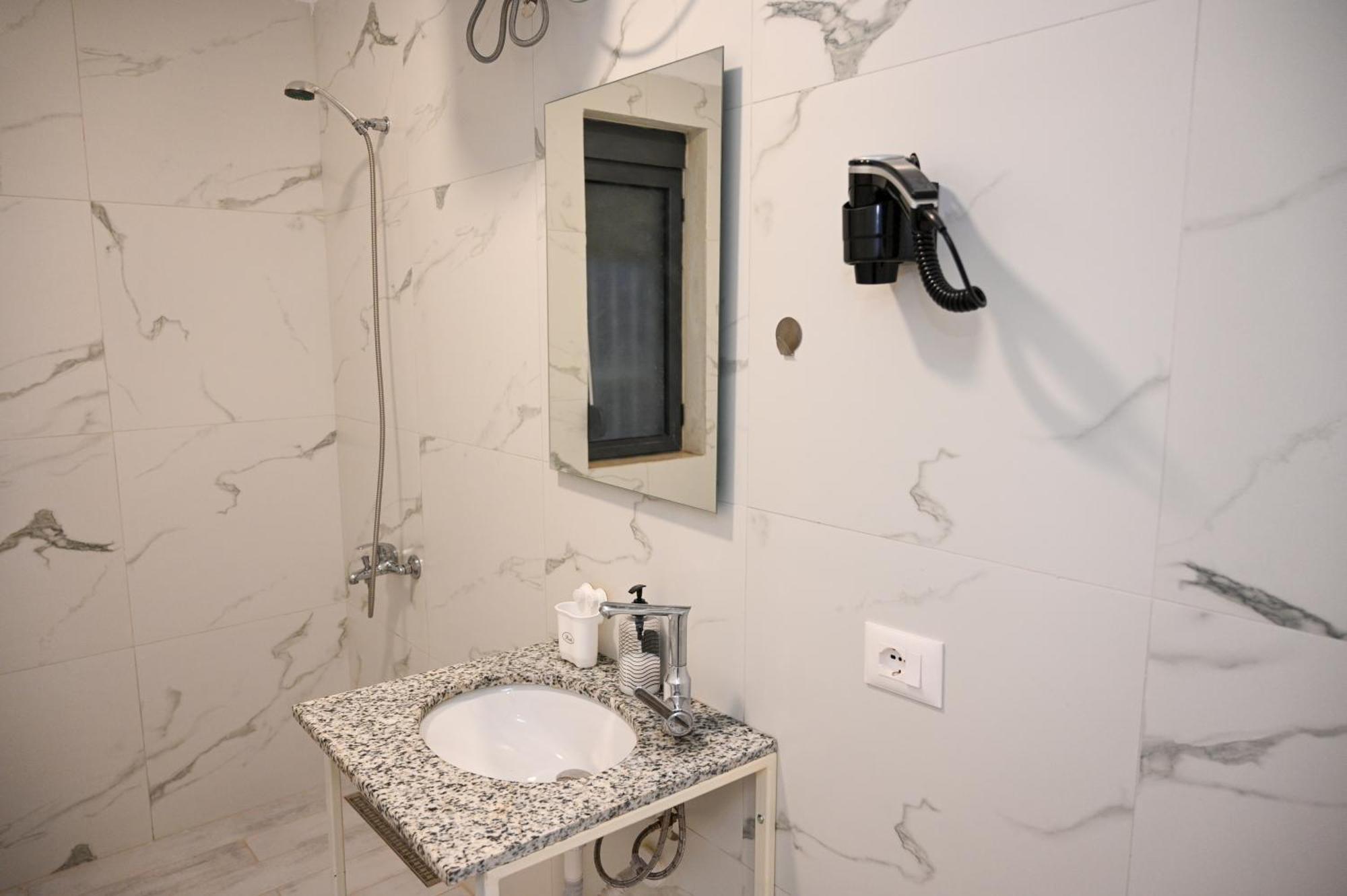 Vila Hoxha Durres Ngoại thất bức ảnh